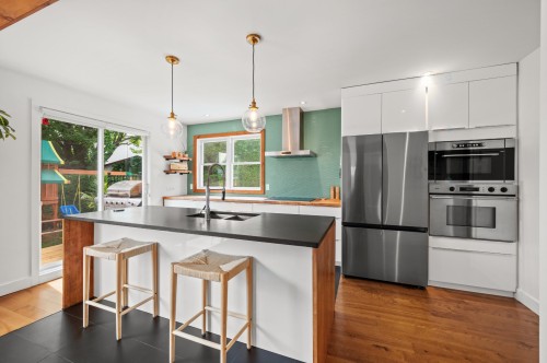 Cuisine - 31 Rue St-Stanislas, Sainte-Thérèse, QC - Indoor Photo Showing Kitchen With Double Sink With Upgraded Kitchen