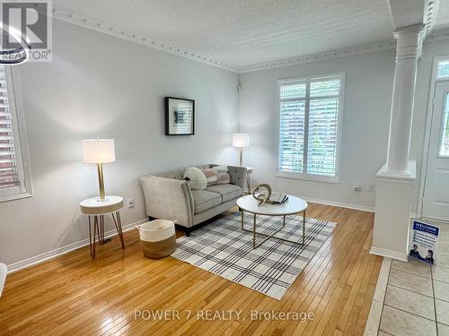 28 Cliveden Place, Markham, ON - Indoor Photo Showing Living Room