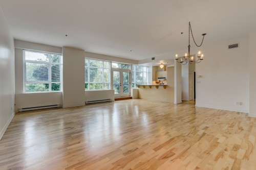 Living Room - 106-970 Av. Mceachran, Montréal (Outremont), QC - Indoor Photo Showing Living Room