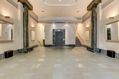 Mud Room - 106-970 Av. Mceachran, Montréal (Outremont), QC - Indoor