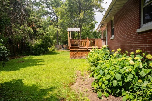 Courtyard - 16 Av. Glendale, Beaconsfield, QC - Outdoor