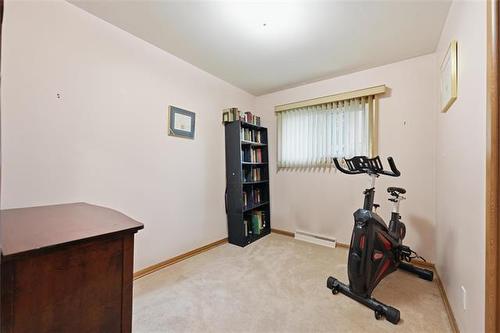 147 Talon Bay, Winnipeg, MB - Indoor Photo Showing Gym Room