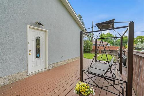 147 Talon Bay, Winnipeg, MB - Outdoor With Exterior