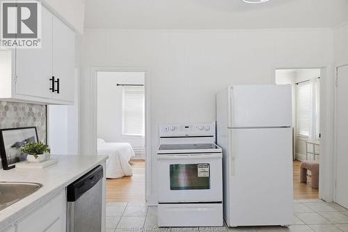 2265 Cabana, Windsor, ON - Indoor Photo Showing Kitchen