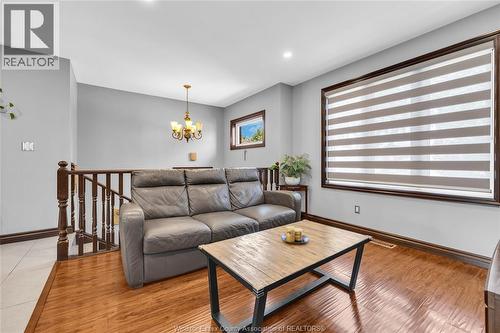 4239 Marlo, Windsor, ON - Indoor Photo Showing Living Room