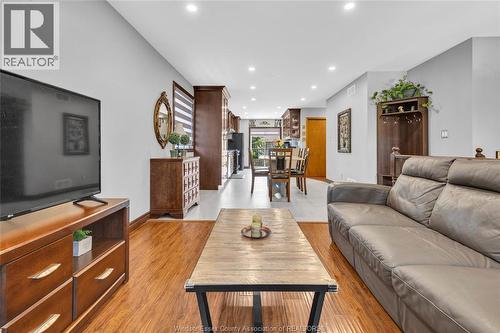 4239 Marlo, Windsor, ON - Indoor Photo Showing Living Room