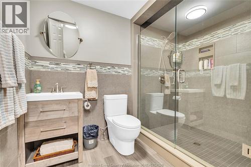 4239 Marlo, Windsor, ON - Indoor Photo Showing Bathroom