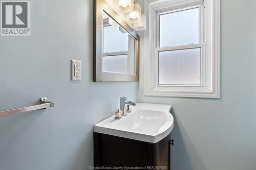 1249 Westcott, Windsor, ON - Indoor Photo Showing Bathroom