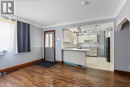 1249 Westcott, Windsor, ON - Indoor Photo Showing Kitchen