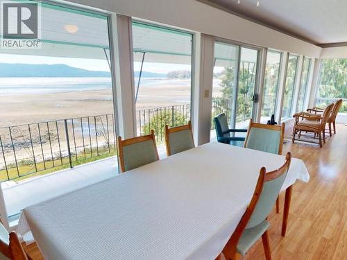 2246 Phillips Road, Powell River, BC - Indoor Photo Showing Dining Room