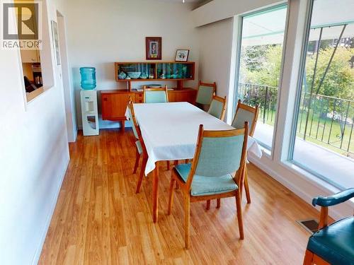 2246 Phillips Road, Powell River, BC - Indoor Photo Showing Dining Room