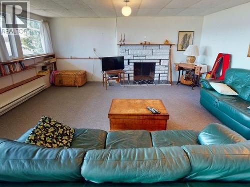 2246 Phillips Road, Powell River, BC - Indoor Photo Showing Living Room With Fireplace