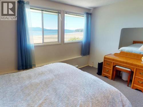 2246 Phillips Road, Powell River, BC - Indoor Photo Showing Bedroom