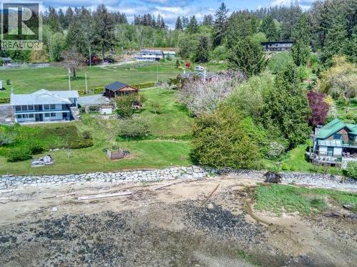 2246 Phillips Road, Powell River, BC - Outdoor