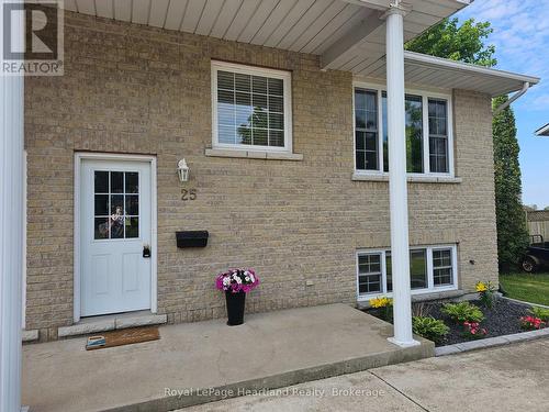 25 Lee Crescent, Goderich (Goderich (Town)), ON - Outdoor With Exterior