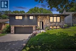 70 CHAMPLAIN Crescent  Kitchener, ON N2B 2Y6