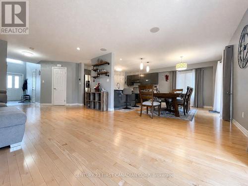 2722 BATEMAN TRAIL , London South (South W), Ontario N6L 0A8 3