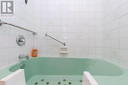 4pc Bathroom - Main Floor - 