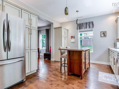 33 Beacon Street, Amherst, NS - Indoor Photo Showing Kitchen