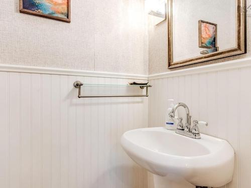 33 Beacon Street, Amherst, NS - Indoor Photo Showing Bathroom