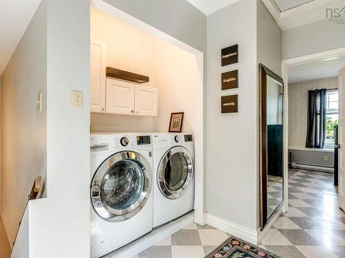 33 Beacon Street, Amherst, NS - Indoor Photo Showing Laundry Room