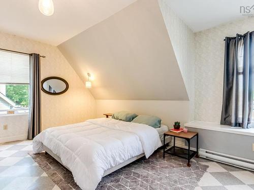33 Beacon Street, Amherst, NS - Indoor Photo Showing Bedroom