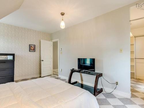 33 Beacon Street, Amherst, NS - Indoor Photo Showing Bedroom