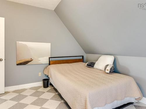 33 Beacon Street, Amherst, NS - Indoor Photo Showing Bedroom