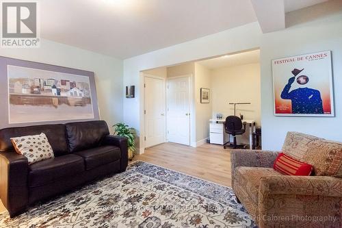 321 Hartson Road, London North (North O), ON - Indoor Photo Showing Living Room