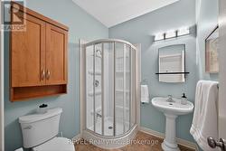 Main Bathroom - 