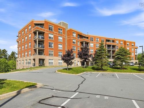 111 87 Pebblecreek Crescent, Dartmouth, NS - Outdoor With Facade
