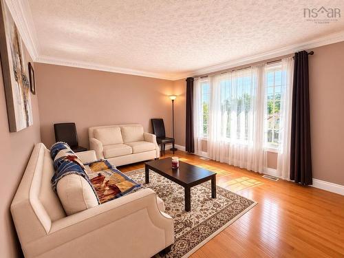 136 Flying Cloud Drive, Forest Hills, NS - Indoor Photo Showing Living Room