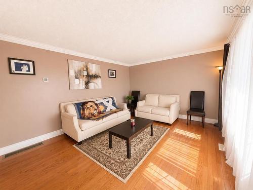 136 Flying Cloud Drive, Forest Hills, NS - Indoor Photo Showing Living Room