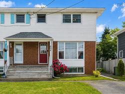 484 Spring Avenue  Dartmouth, NS B2W 1X8