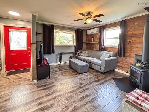 75 Shepherds Hill Road, Riverport, NS - Indoor Photo Showing Living Room