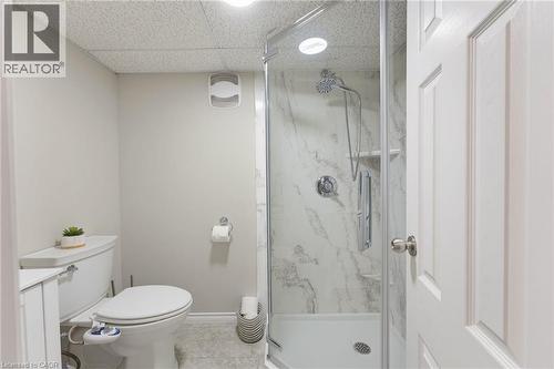 735 Dunn Avenue, Hamilton, ON - Indoor Photo Showing Bathroom