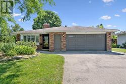 7 TEAKWOOD PLACE  Guelph (Victoria North), ON N1E 6G7