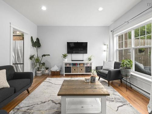 38 Greenside Lane, Hammonds Plains, NS - Indoor Photo Showing Living Room