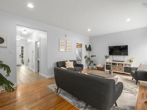 38 Greenside Lane, Hammonds Plains, NS - Indoor Photo Showing Living Room