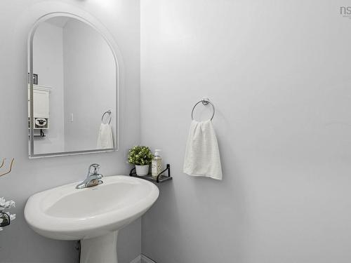 38 Greenside Lane, Hammonds Plains, NS - Indoor Photo Showing Bathroom
