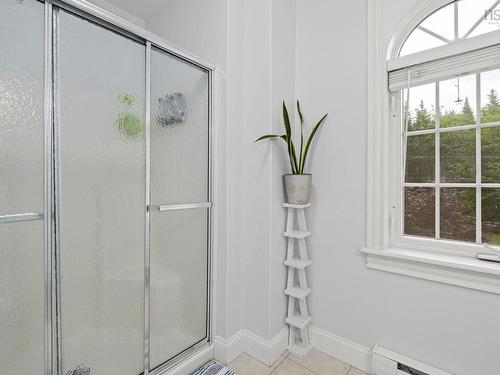 38 Greenside Lane, Hammonds Plains, NS - Indoor Photo Showing Bathroom