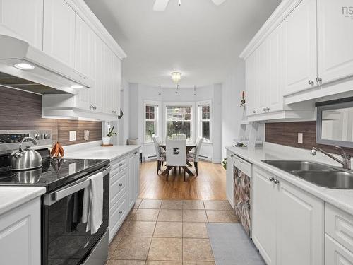 38 Greenside Lane, Hammonds Plains, NS - Indoor Photo Showing Kitchen With Double Sink With Upgraded Kitchen