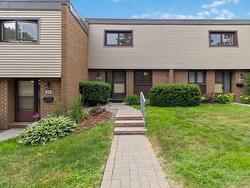 34 Forestside Crescent  Halifax, NS B3M 1M4