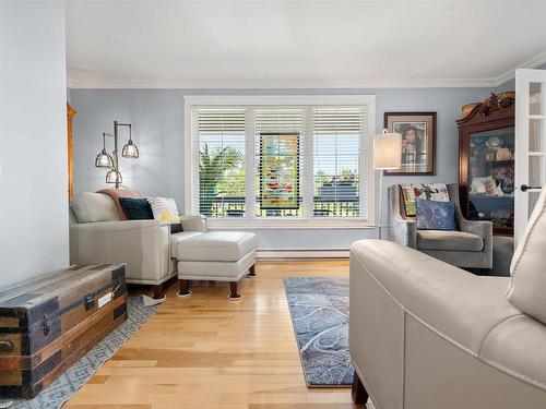98 Ocean Front Drive, Gulf Shore, NS - Indoor Photo Showing Living Room
