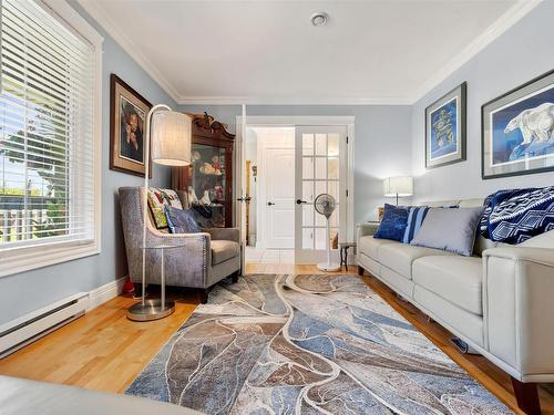 98 Ocean Front Drive, Gulf Shore, NS - Indoor Photo Showing Living Room