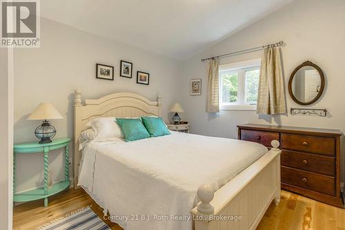 Primary Bedroom - 8 Arbor Road, Tiny, ON - Indoor Photo Showing Bedroom