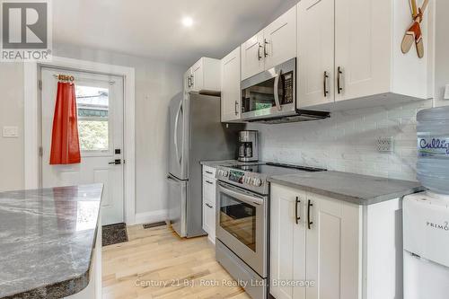 8 Arbor Road, Tiny, ON - Indoor Photo Showing Kitchen