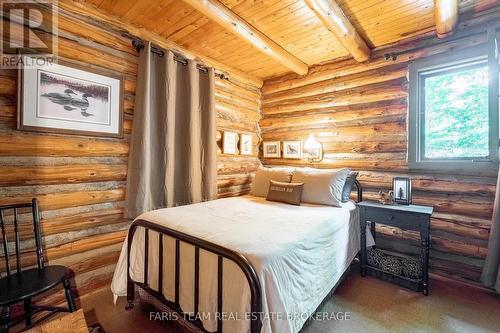 108 Shoreline Road, Tiny, ON - Indoor Photo Showing Bedroom