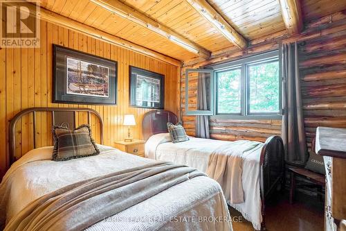 108 Shoreline Road, Tiny, ON - Indoor Photo Showing Bedroom