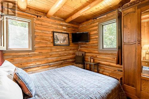108 Shoreline Road, Tiny, ON - Indoor Photo Showing Bedroom
